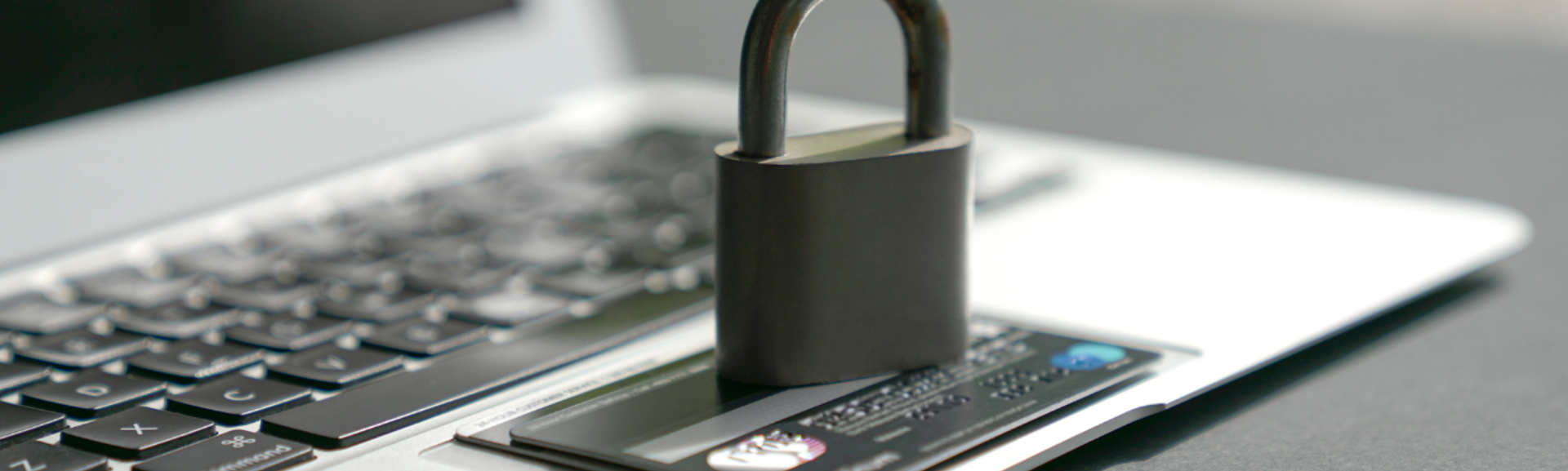 Padlocked-Laptop-Web